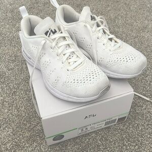 Women’s APL Techloom Pro (White)